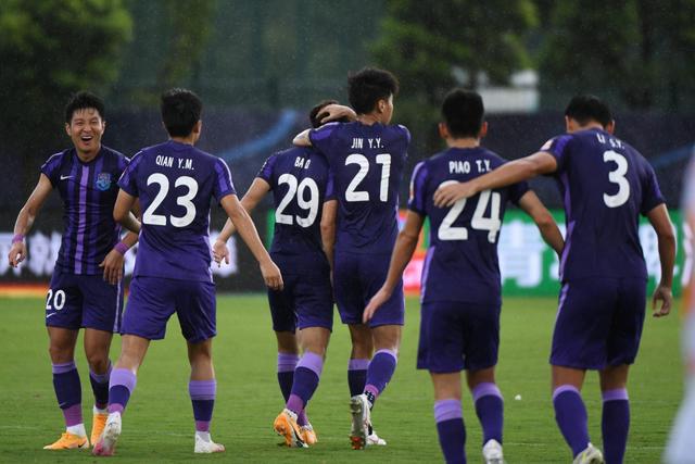 杨瀚森22+10青岛胜浙江 王哲林17分上海胜山东